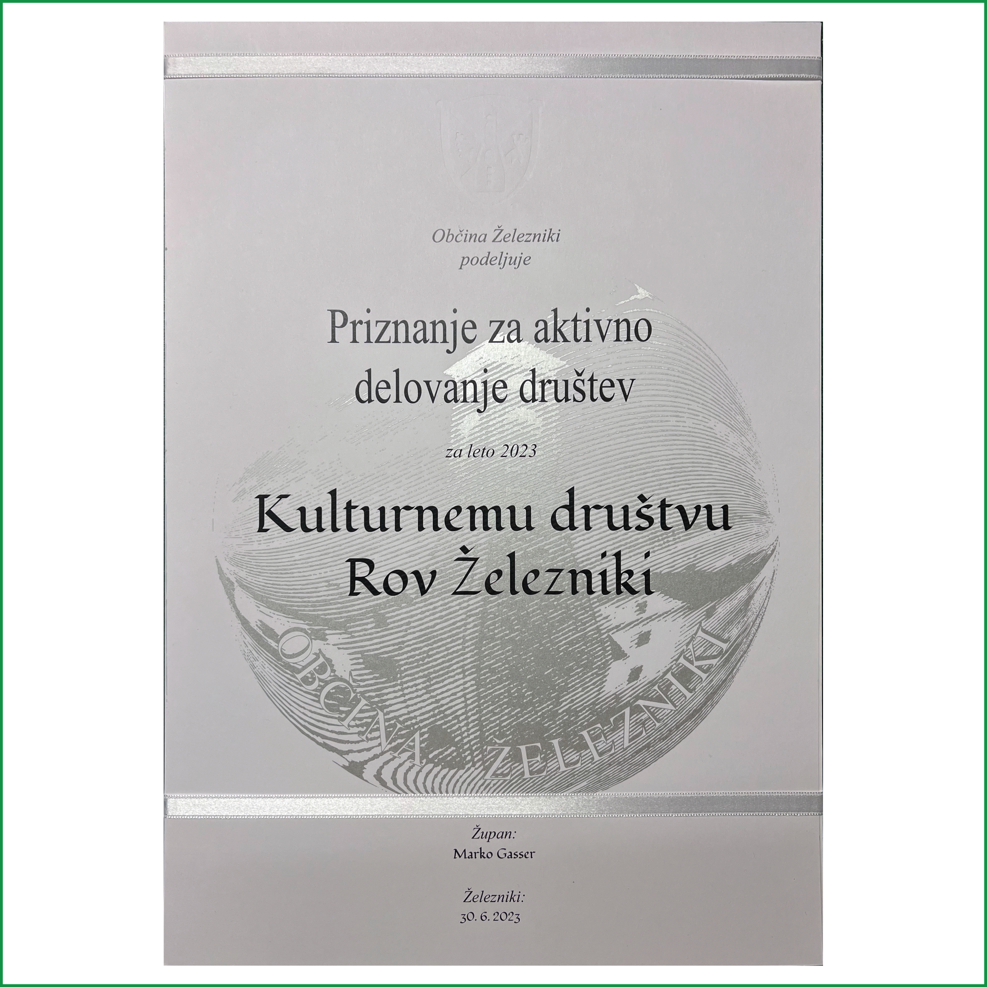 Priznanje občine Železniki za 30 let KRAWAL-a.